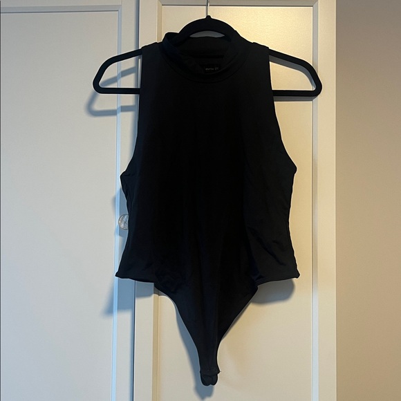 House of Harlow Mock Neck Bodysuit - Picture 1 of 5